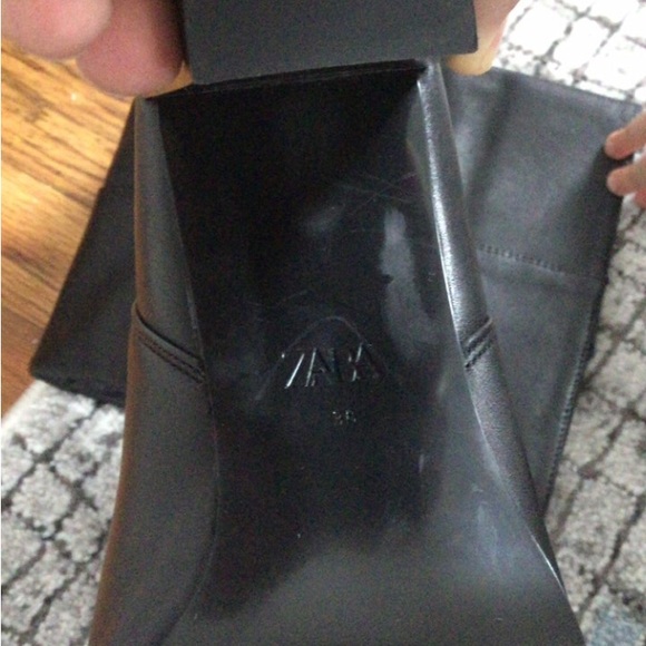 Boots - Picture 5 of 6